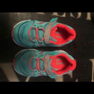 Saucony shoes toddler size 6
